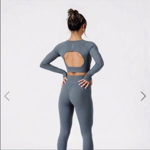 Acta Long sleeve Keyhole Crop Size Medium